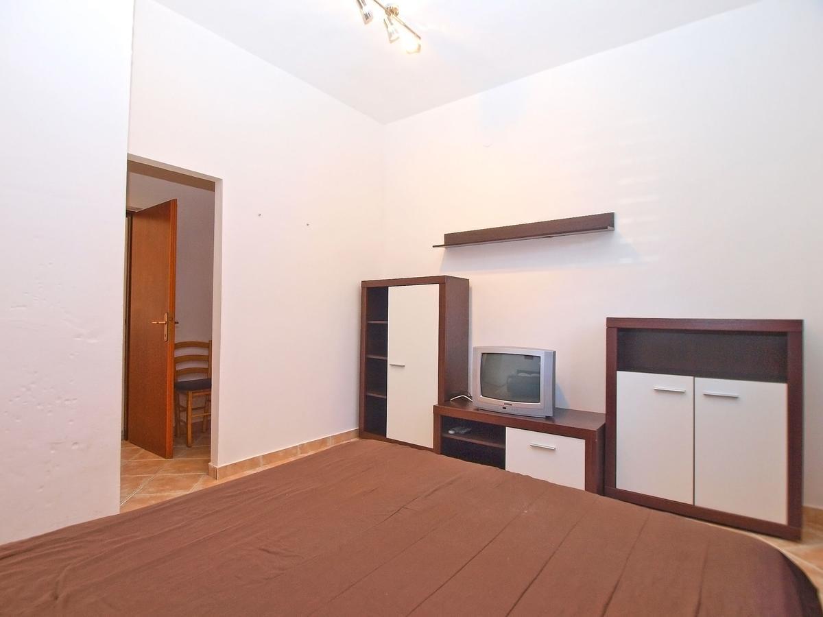 Apartments Sandra 1335 Pula Bagian luar foto